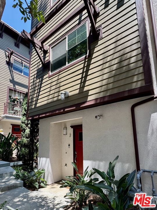 1627 Echo Park Avenue 2