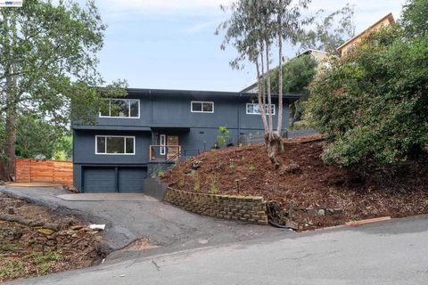 Photo of 4827 Trinidad AVE, Oakland, CA 94602 (MLS # 41135273)