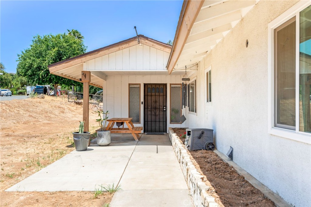 Properties 4 5820 Avenue Juan Bautista