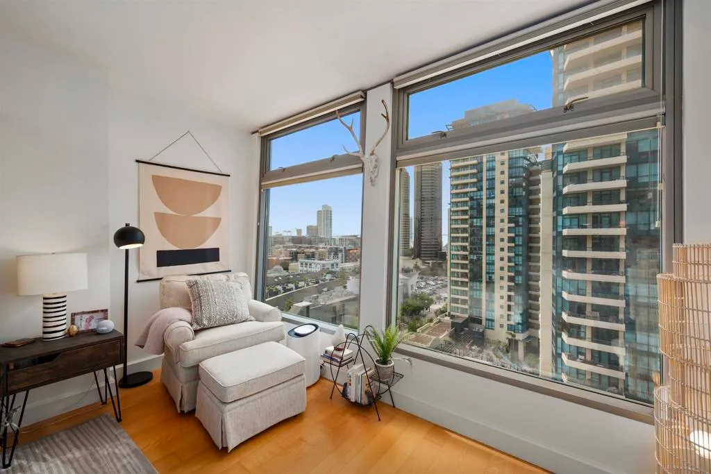 San Diego, California 92101, United States, 3 Bedrooms Bedrooms, ,3 BathroomsBathrooms,Residential,Active,217060