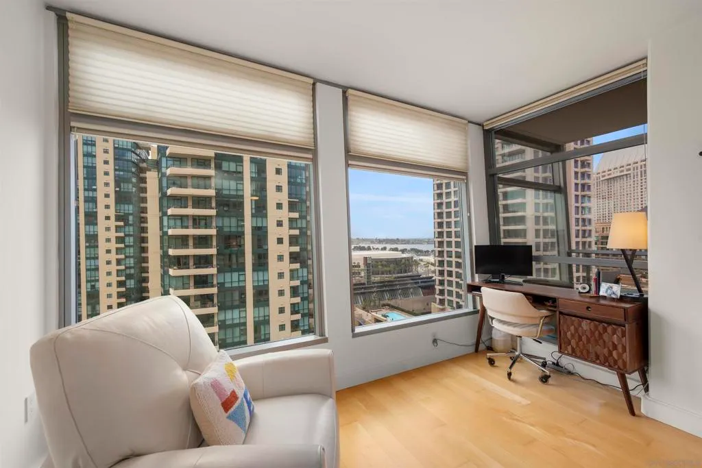 San Diego, California 92101, United States, 3 Bedrooms Bedrooms, ,3 BathroomsBathrooms,Residential,Active,217060