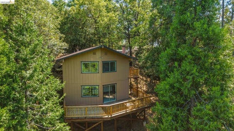 Photo of 20550 Deerhaven Dr DR, Tuolumne, CA 95379 (MLS # 41146415)