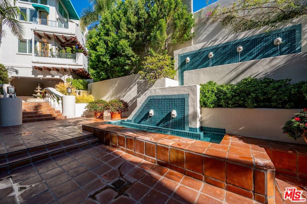 15500 W Sunset Boulevard 105
