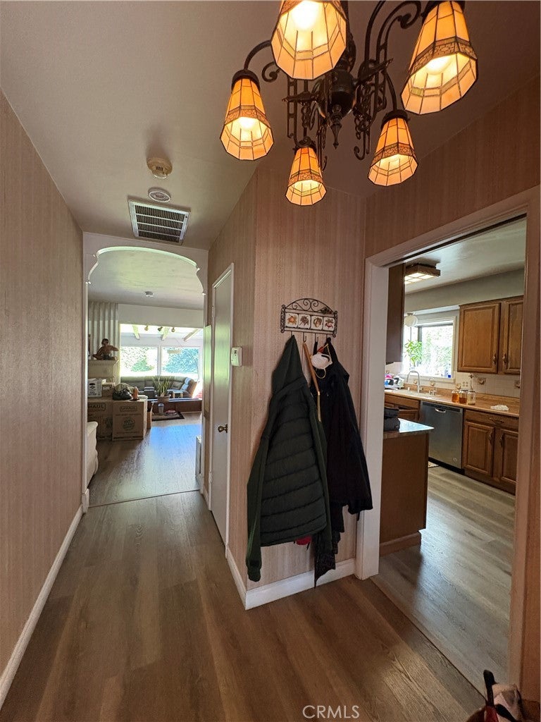 384 E 39th