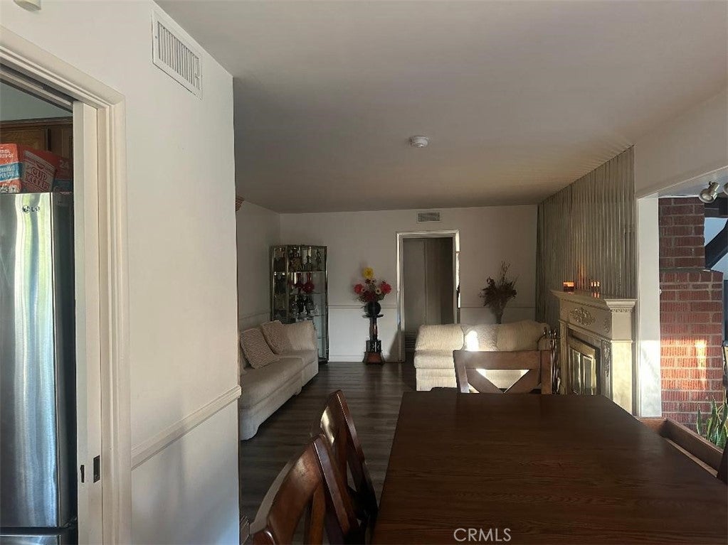 384 E 39th