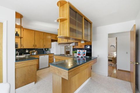 Tiny photo for 140 Monterey Street, Santa Cruz, CA 95060 (MLS # ML82037576)