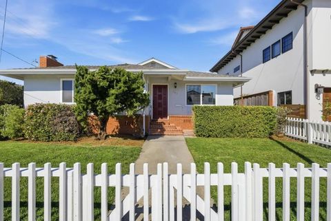 Tiny photo for 140 Monterey Street, Santa Cruz, CA 95060 (MLS # ML82037576)