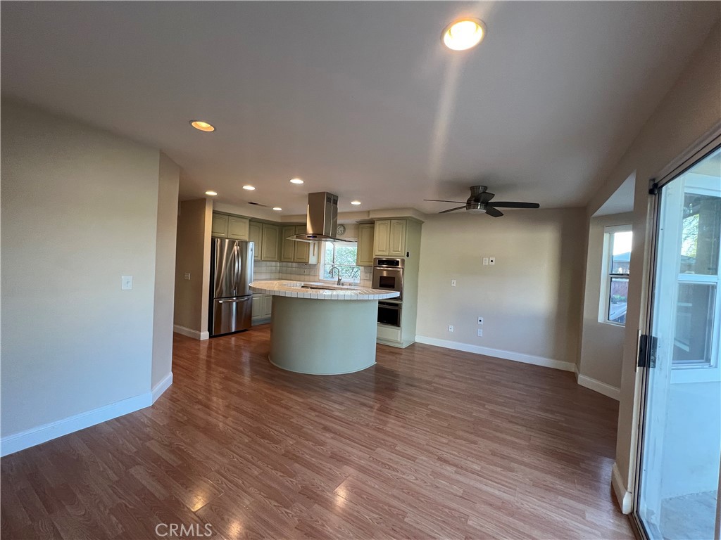 1317 W Fern Dr