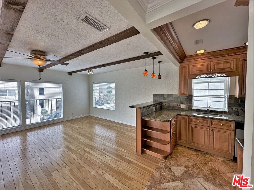 6635 Vista Del Mar