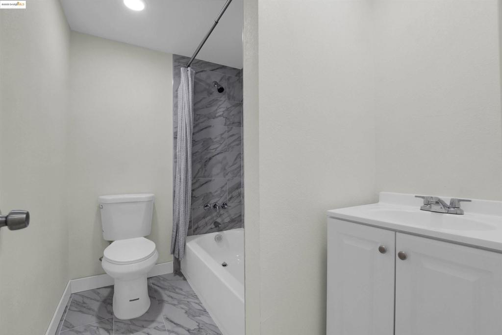 BRENTWOOD - Residential Lease