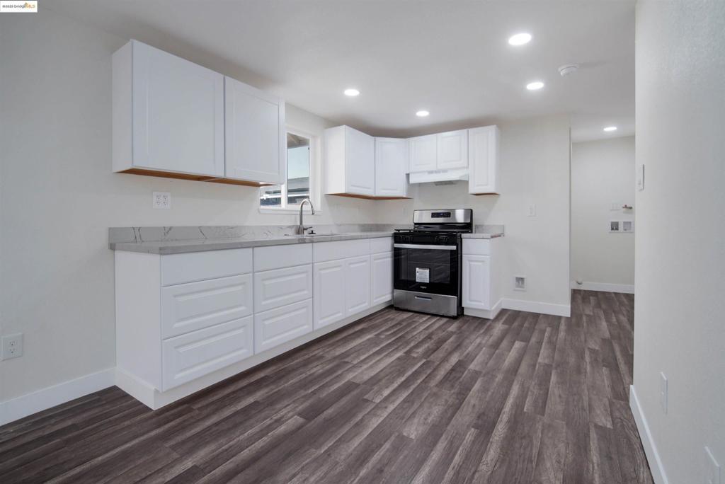 BRENTWOOD - Residential Lease