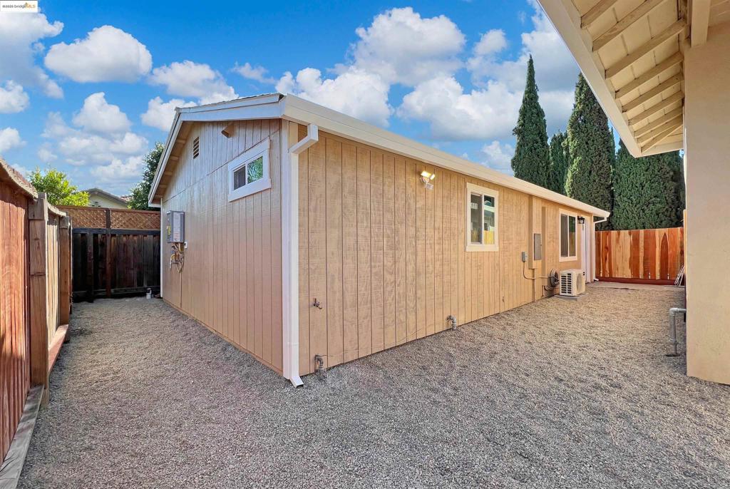 BRENTWOOD - Residential Lease