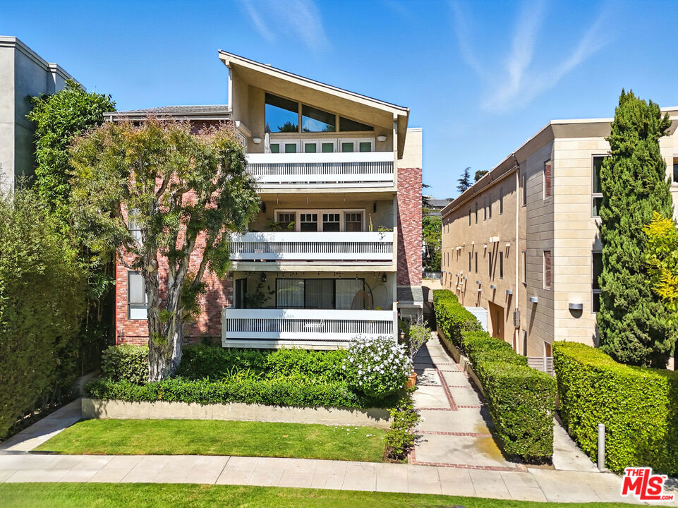 This spacious and elegant 2-bedroom, 2-bathroom condo offers approximately 2,000 sq ft of beautifully maintained living space in one of the most desirable areas near Beverly Hills. Located in a secure, gated complex, this front-facing, west-facing unit is filled with natural light throughout the day and features a thoughtful layout ideal for both relaxing and entertaining. One of the standout features is the large private patio, perfect for relaxing and entertaining. Inside, the condo boasts updated bathrooms and a modern kitchen equipped with sleek stainless steel appliances, offering both style and functionality. The generously sized bedrooms provide ample closet space with a large walking closet in primary bedroom, while the open-concept living and dining areas create a welcoming environment for everyday living. Additional amenities include two tandem parking spots in a gated garage and convenient access to everything the area has to offer. Ideally located just moments from Roxbury Park, Century City, Beverly Hills shopping and dining, and major thoroughfares, this home offers both convenience and luxury. Available for lease furnished or unfurnished, this is a rare opportunity to enjoy upscale living in a prime Westside location.