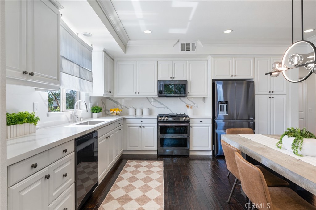 Properties 2 5547 Strand 101