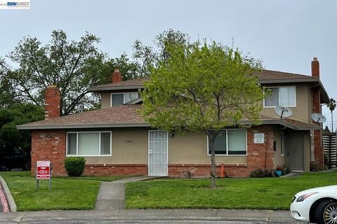 Photo of 2840 Norcade Cir Cir, Sacramento, CA 95826 (MLS # 41128465)