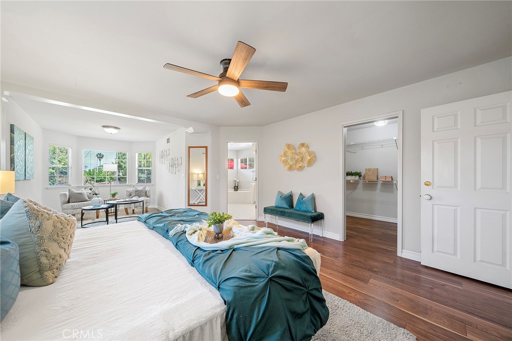 2531 E Thackery