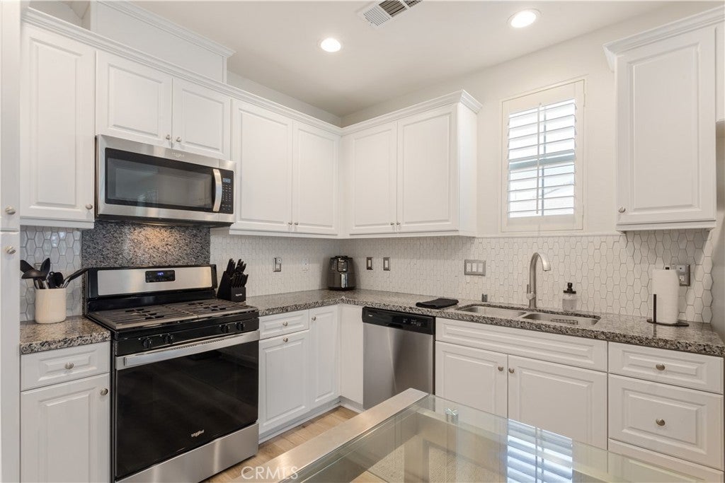 2818 E Berry Loop Privado 77