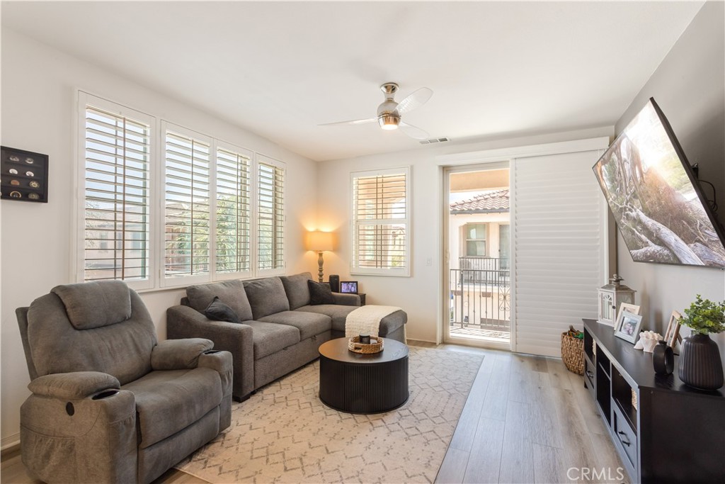 2818 E Berry Loop Privado 77