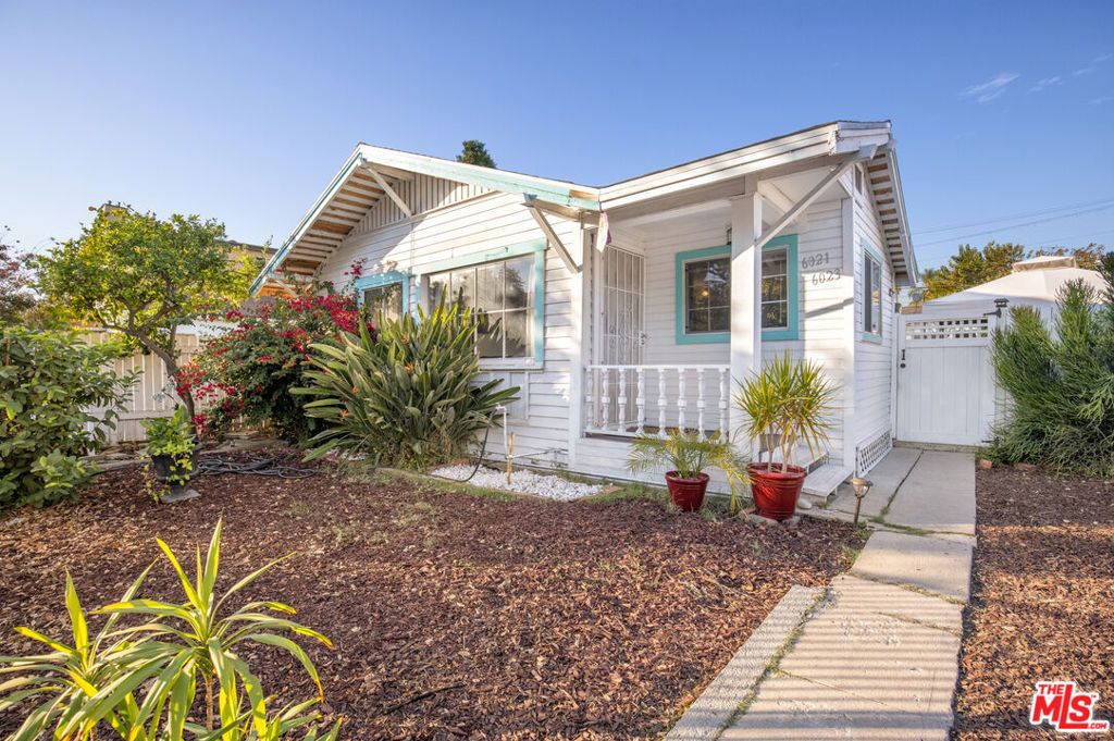 Photo of 6021 Romaine Street, Los Angeles, CA 90038 (MLS # 22221519)