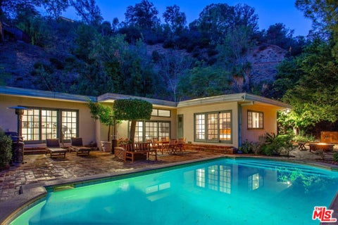 Photo of 10216 Cielo Drive, Beverly Hills, CA 90210 (MLS # 26885753)