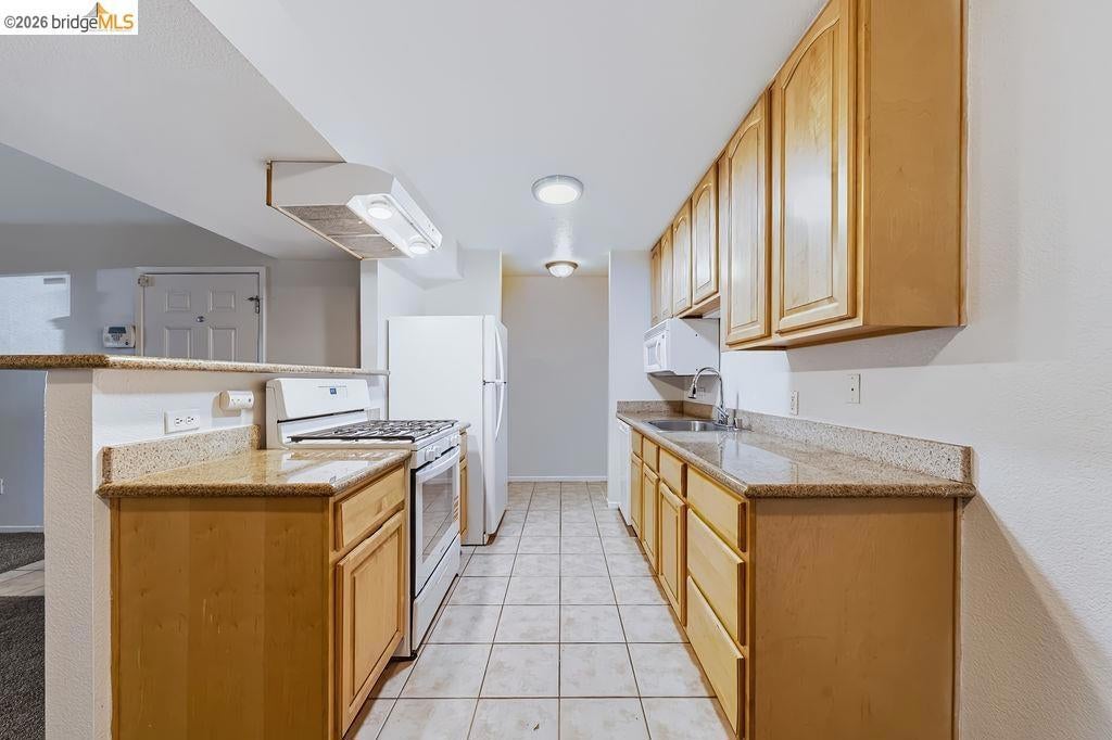 1251 Lakeview Cir