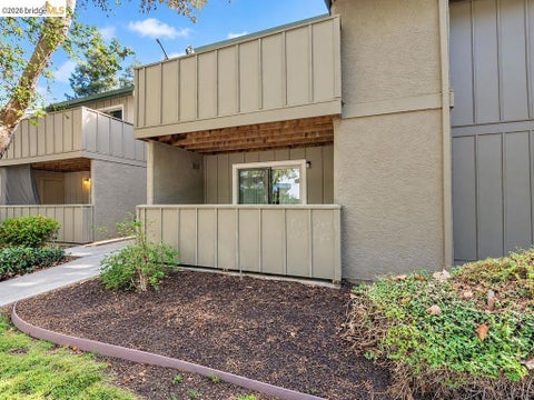 Photo of 1251 Lakeview Cir CIR, Pittsburg, CA 94565 (MLS # 41152687)