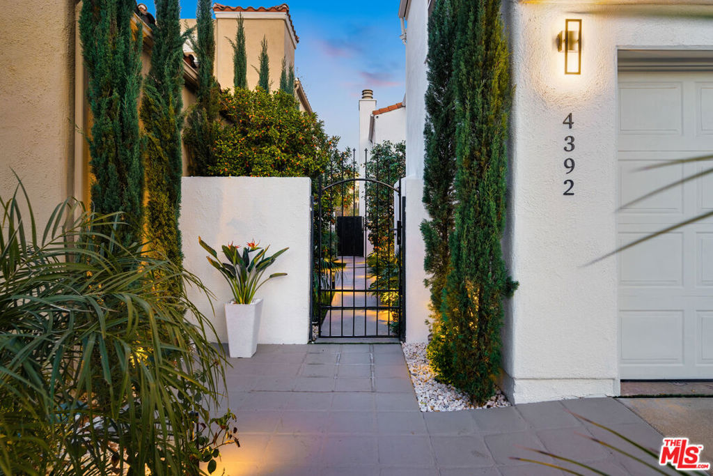 4392 Park Paloma