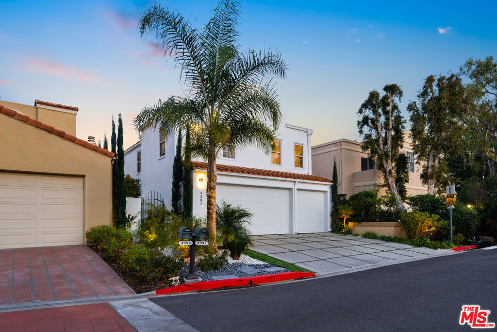 4392 Park Paloma