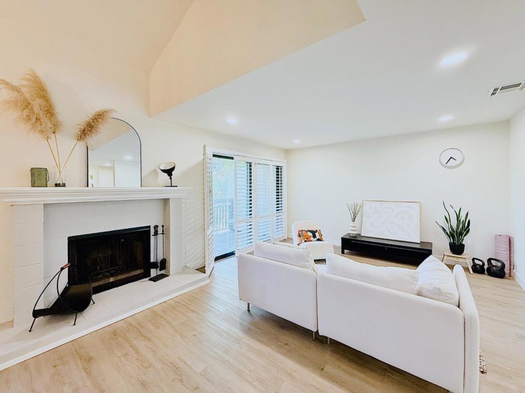 Welcome to this gorgeous End unit in the prestigious Miramar Terrace gated community. This bright and spacious home features an open living and dining area filled with natural light and flowing to a large private balcony. The remodeled kitchen showcases quartz countertops, a stylish backsplash, white shaker cabinets, and stainless steel appliances. Both bathrooms are upgraded with sleek fixtures, quartz counters, and designer tile. The expansive primary suite offers vaulted ceilings, dual closets, and a dual-sink vanity, while the second bedroom includes its own walk-in closet. Additional highlights include recessed lighting, plantation shutters, central A/C, and in-unit laundry. Two assigned parking spaces plus ample guest parking. The HOA covers water, garbage, gas, and resort-style amenities including a pool, spa, clubhouse, sauna, and gym. Ideally located in the heart of Santa Clara near Santana Row, Valley Fair, Nob Hill, Ponderosa/Eklund parks, restaurants, and major tech companies.