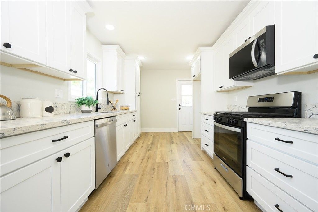 listing image 130721290781832278459