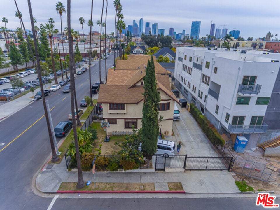 1100 Magnolia Avenue