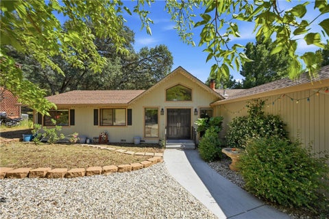 Photo of 18670 Maple Leaf Court, Hidden Valley Lake, CA 95467 (MLS # LC26229950)