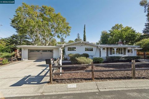 Photo of 112 Lorie Ct, Walnut Creek, CA 94595 (MLS # 41121514)