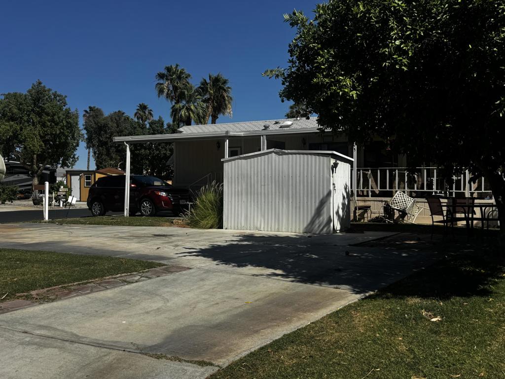 84136 Avenue 44 232
