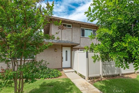 Photo of 28611 Conejo View Dr, Agoura Hills, CA 91301 (MLS # SR26084890)