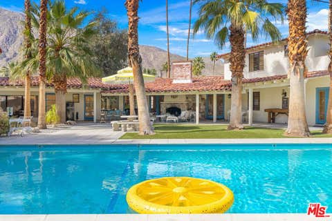 Photo of 608 S Indian Trail, Palm Springs, CA 92264 (MLS # 26863451)