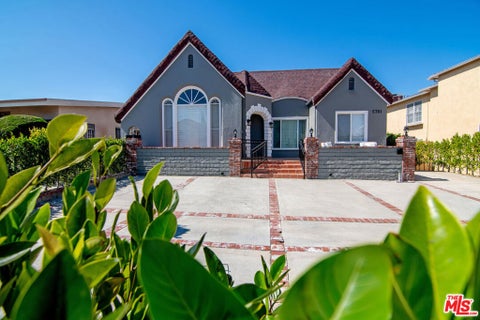 Photo of 5761 W Olympic Boulevard, Los Angeles, CA 90036 (MLS # 26793679)