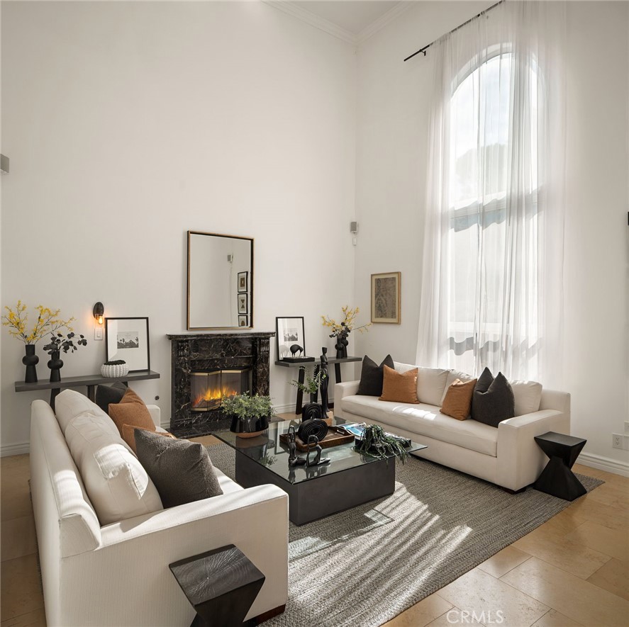 13045 Greenleaf Street