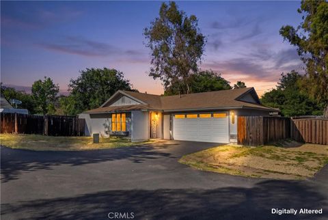 Photo of 41250 Via Aguila, Temecula, CA 92591 (MLS # SW26105175)