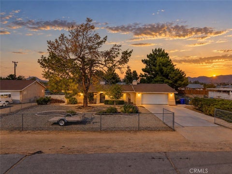Photo of 22272 Klickitat Avenue, Apple Valley, CA 92307 (MLS # IG26208454)
