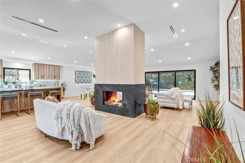 6847 Katherine Van Nuys CA 91405