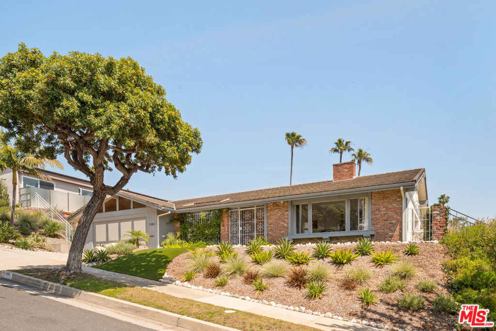 2160 Winona Boulevard