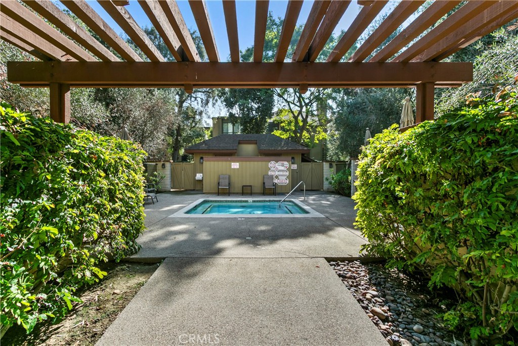 Ridge Townhomes Akins (RA) - Residential Lease