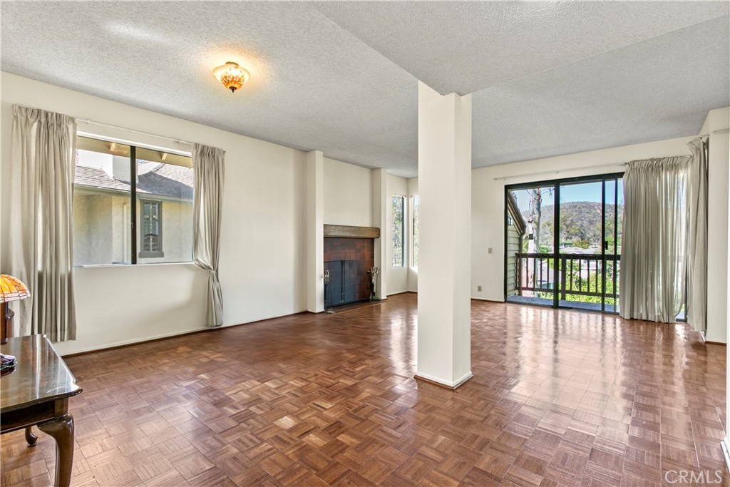 Ridge Townhomes Akins (RA) - Residential Lease