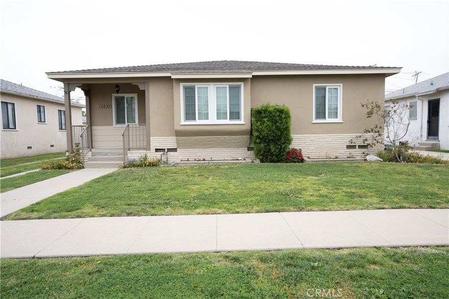Pristine move-in condition home in the desirable Del Rey area!  This 3-bedroom, 1-bathroom single-family home with detached 2 car garage is situated mid-block on a huge 6,758 square foot lot.  This is an ideal location very near to Glenn Alla Park, Marina del Rey, Abbot Kinney Boulevard, Venice Beach, good eateries, grocery stores, and so much more! 

The home has been impeccably maintained over the years as follows: copper supply lines and ABS waste lines, air conditioning and FA heater 2009, 200-amp electrical panel 2009, vinyl windows 2009, garage door 2010, concrete driveway 2012, roof 2016, water heater 2019 with 12yr warranty, complete kitchen remodel 2022, Vinyl fencing and gates 2022. 

In addition to all of that, there is so much upside potential for adding a bathroom or perhaps a “primary suite” and still have a sprawling backyard.  

Buyers are advised to independently verify accuracy of all information through professional inspection with appropriate professionals.  The accuracy of square footage, lot size, zoning, rent control, permits, use code, schools and/or other information concerning the conditions or features of the property provided by the seller or obtained from public records or other sources is deemed to be reliable but is not guaranteed by the broker.