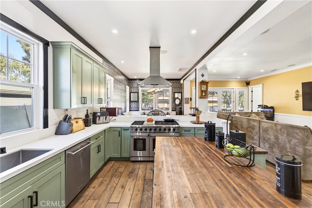 10901 Chestnut Street