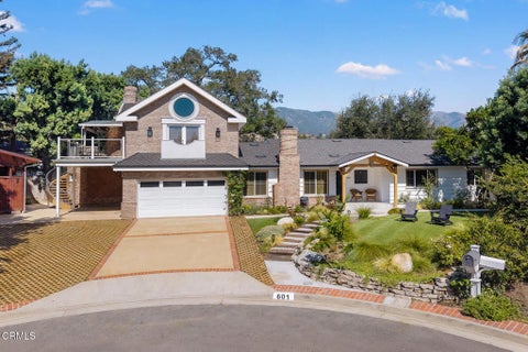 Photo of 601 Durwood Drive, La Canada Flintridge, CA 91011 (MLS # P1-29036)