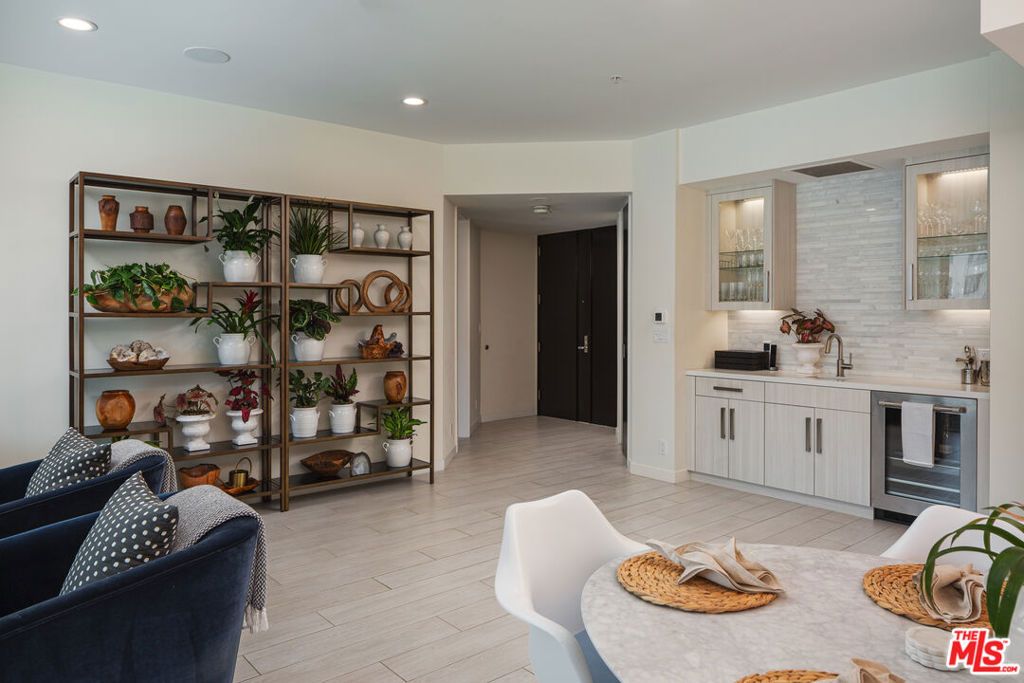 Photo of 10490 Wilshire Boulevard #702, Los Angeles, CA 90024 (MLS # 25590683)