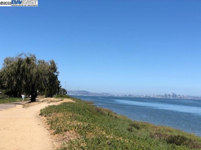 BAYWOOD - Residential