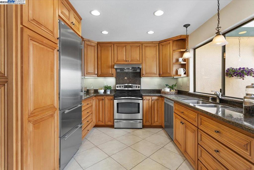 BAYWOOD - Residential